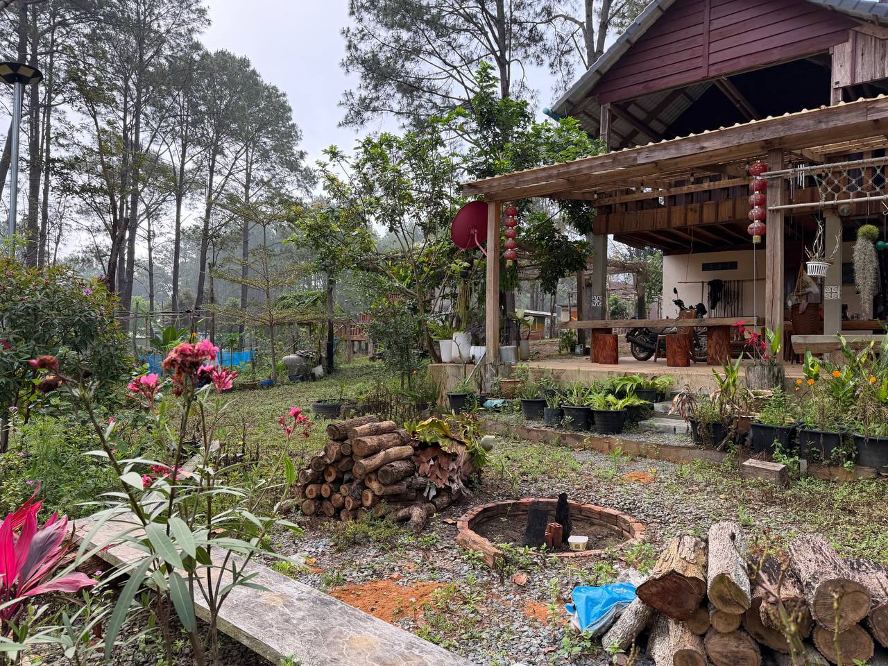 Garden Fire-Pit Retreat